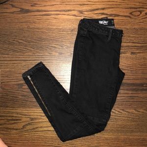 Black skinny jeans